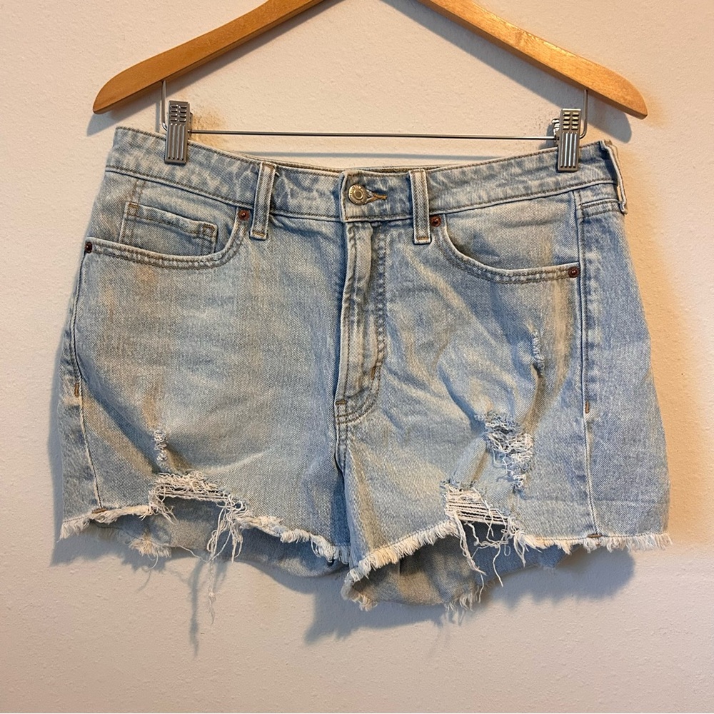 Old Navy 12 Women’s High Rise OG Straight Secret Smooth Pocket Light Wash Shorts